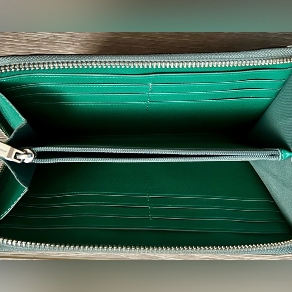 Coach Wallet - Picture 4 of 4